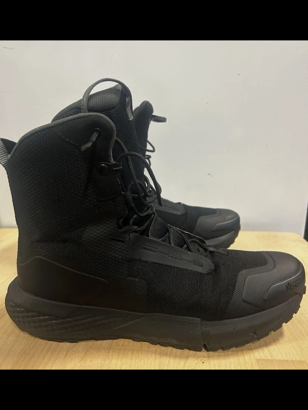 Under Armour Men's Black High-Top Tactical Boots Charged Valsetz